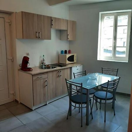 Ferienwohnung Confortable En Hyper Centre Parking Gratuit Dans La Rue Acces Avec Boite A Clee Castres  Exterior foto