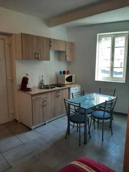 Ferienwohnung Confortable En Hyper Centre Parking Gratuit Dans La Rue Acces Avec Boite A Clee Castres  Exterior foto